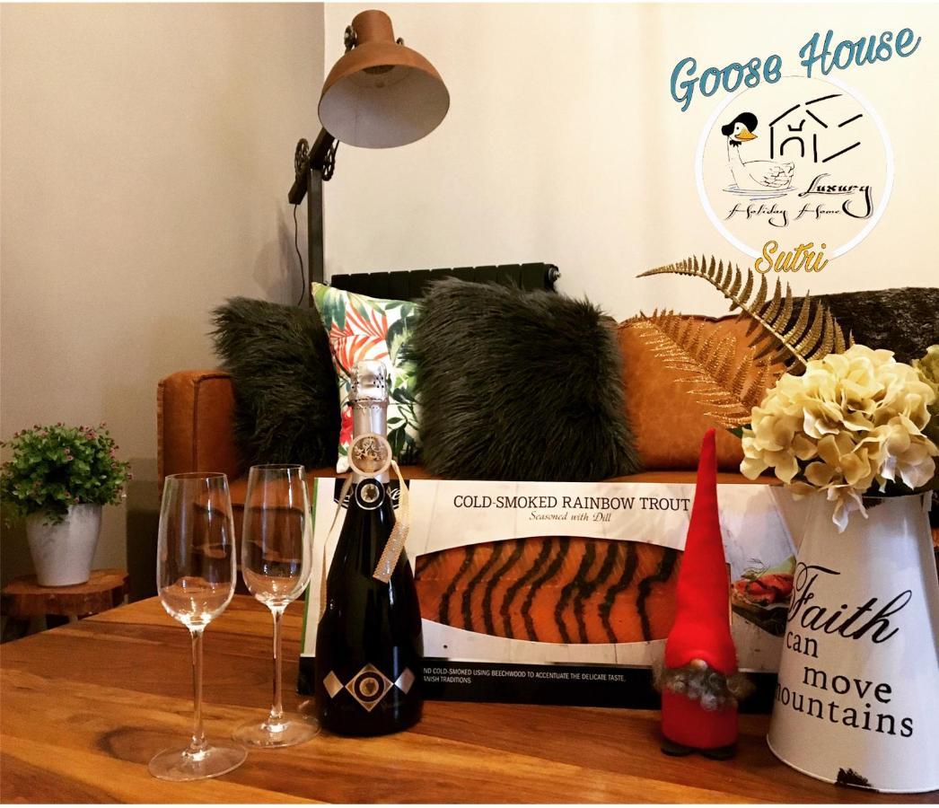 Goose House Luxury Holiday Home Sutri Bagian luar foto